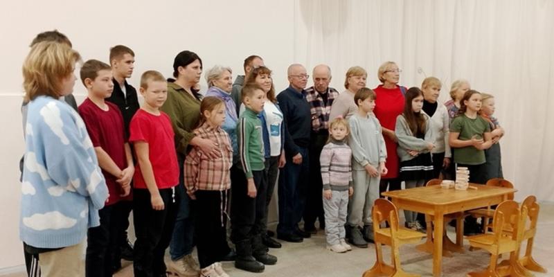 Активные и позитивные.